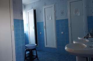Мини-отель Баттерфляй Железный Порт Трехместный номер эконом-класса с общей ванной комнатой-1