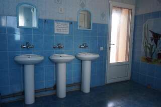 Мини-отель Баттерфляй Железный Порт Трехместный номер эконом-класса с общей ванной комнатой-2
